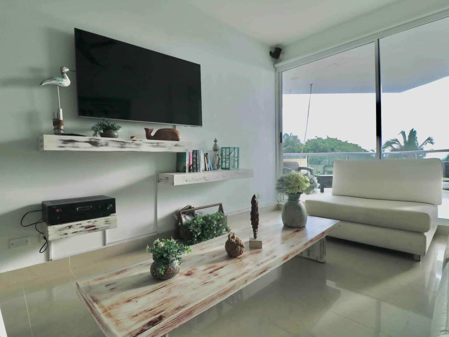 Casa de férias Family-friendly - Spacious Balcony - Direct